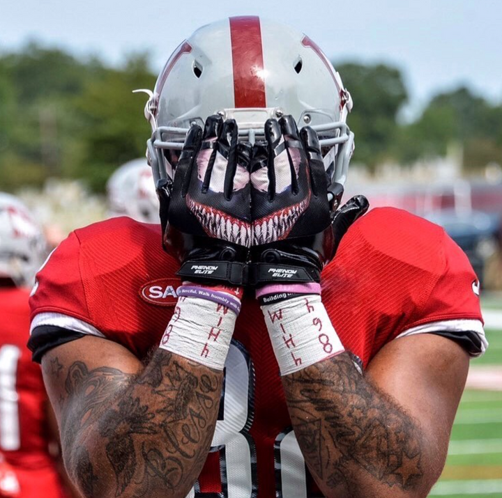 Phenom Elite Gloves Will Steal the Attention